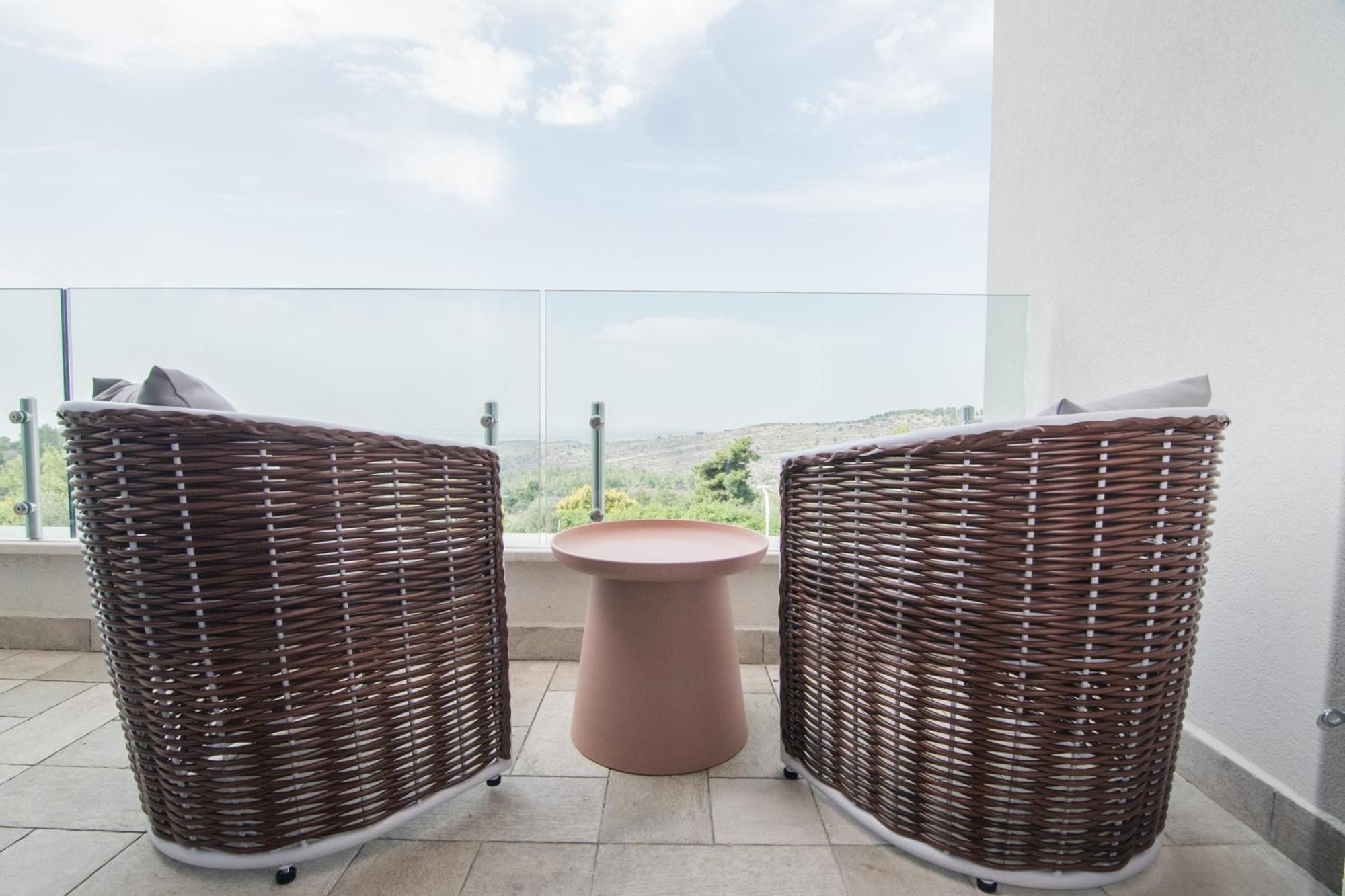 Almond Hotel - Adults Only Neve Ilan Exterior photo