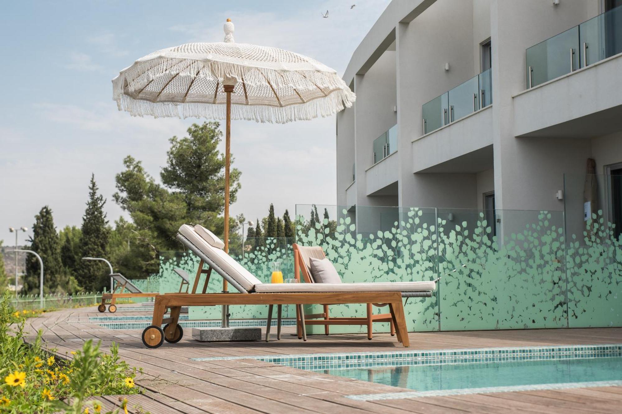 Almond Hotel - Adults Only Neve Ilan Exterior photo