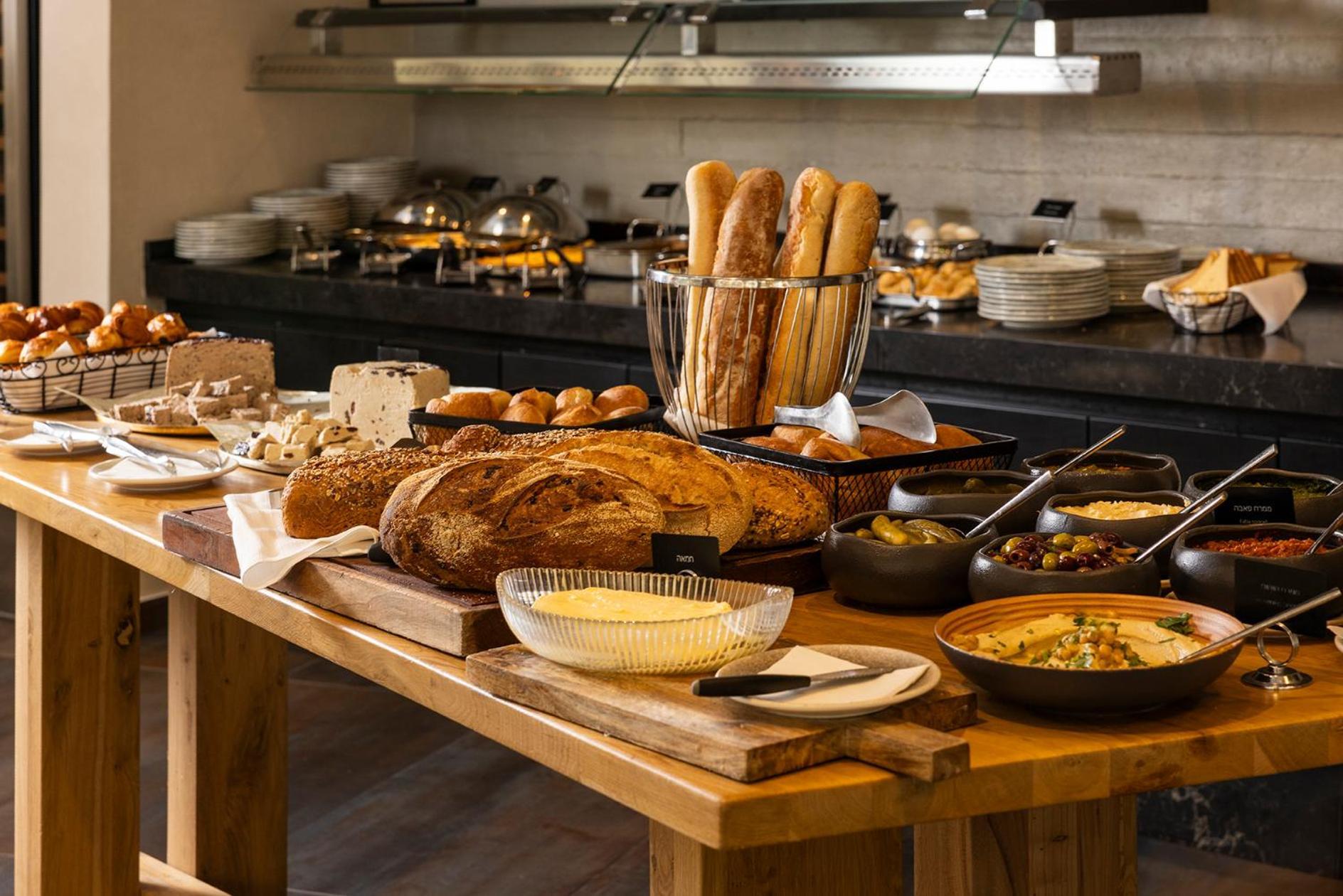 Almond Hotel - Adults Only Neve Ilan Exterior photo